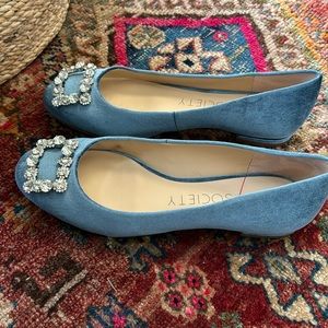 Sole Society glacier blue velvet flats with jeweled accents. Size 8.